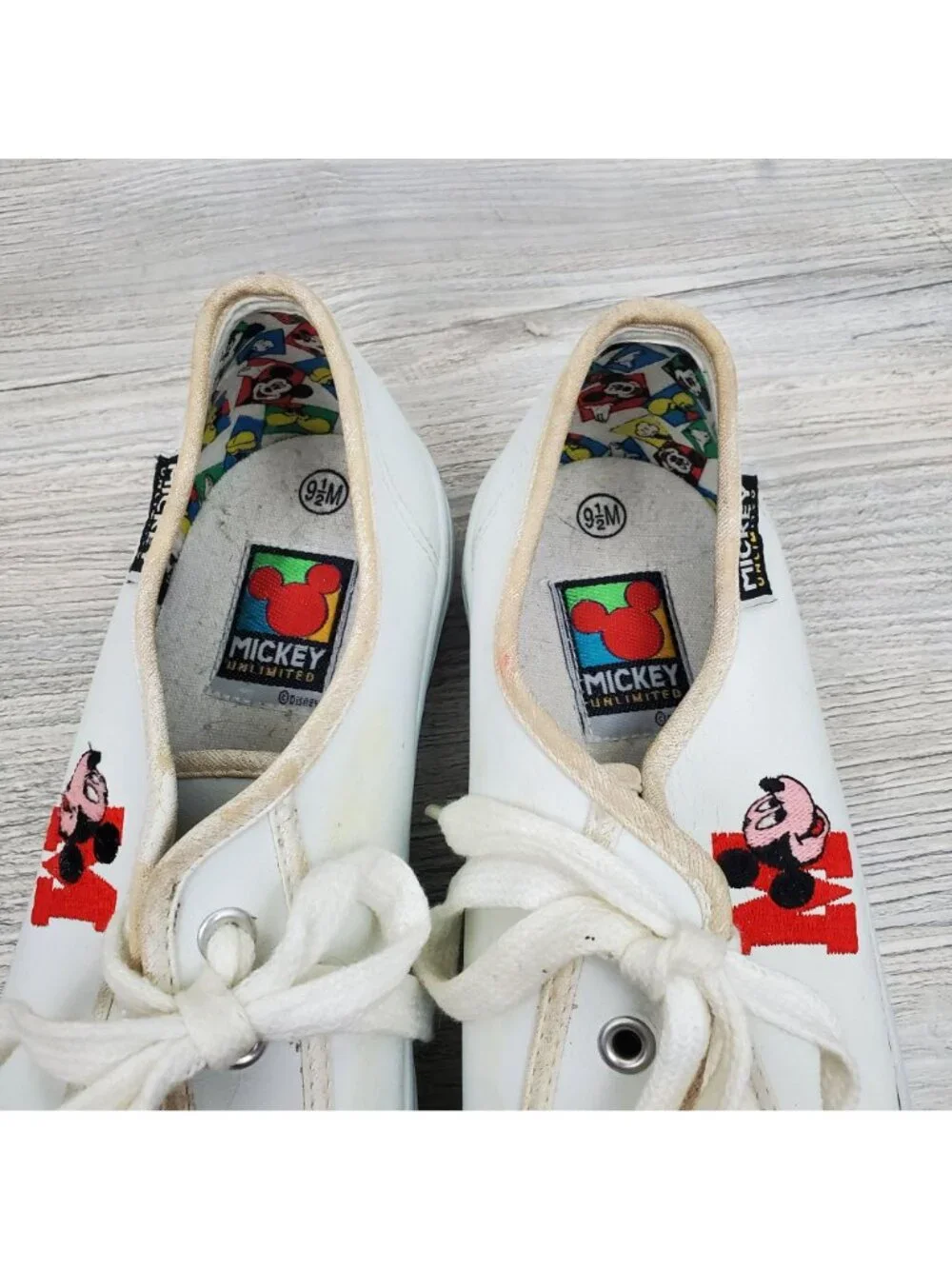 Mickey Unlimited vintage 90's/Y2K platform tennis shoes